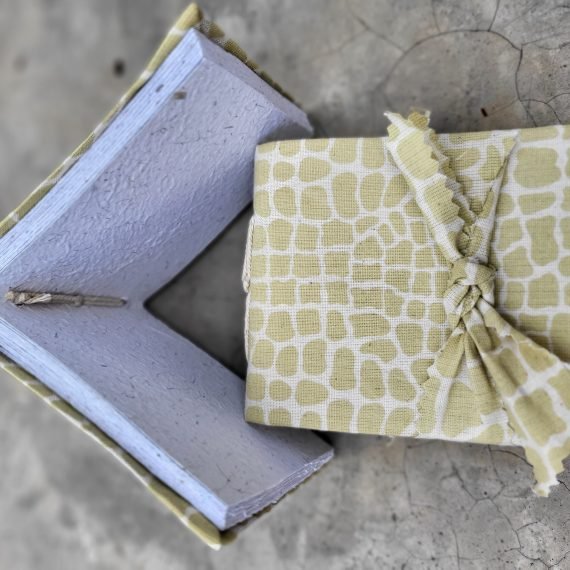 Croc pale green
