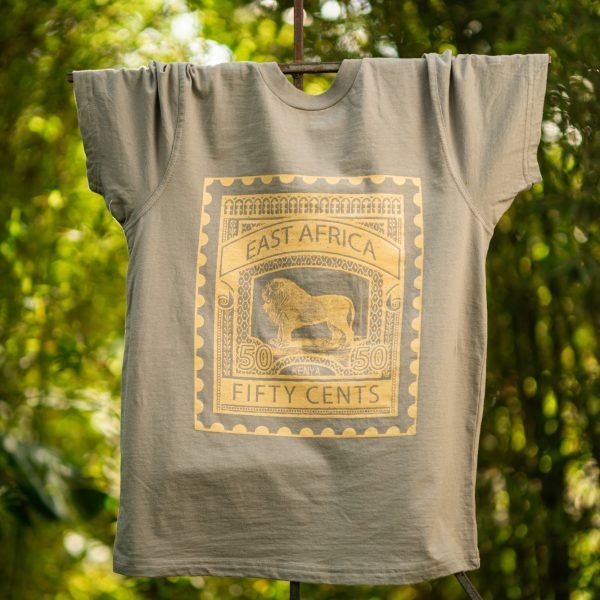 Lion Sand print on clay t-shirt